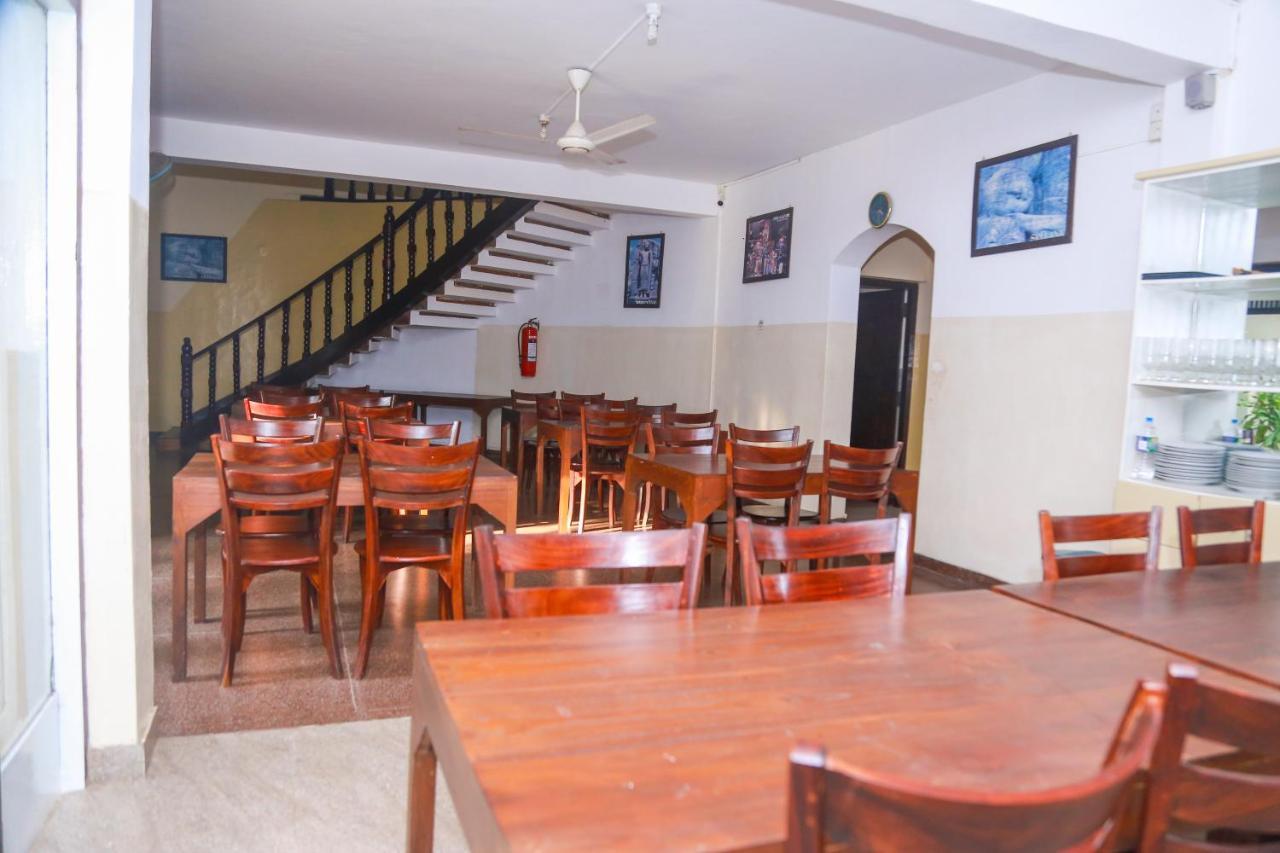 Milano Tourist Rest Hotell Anuradhapura Exteriör bild