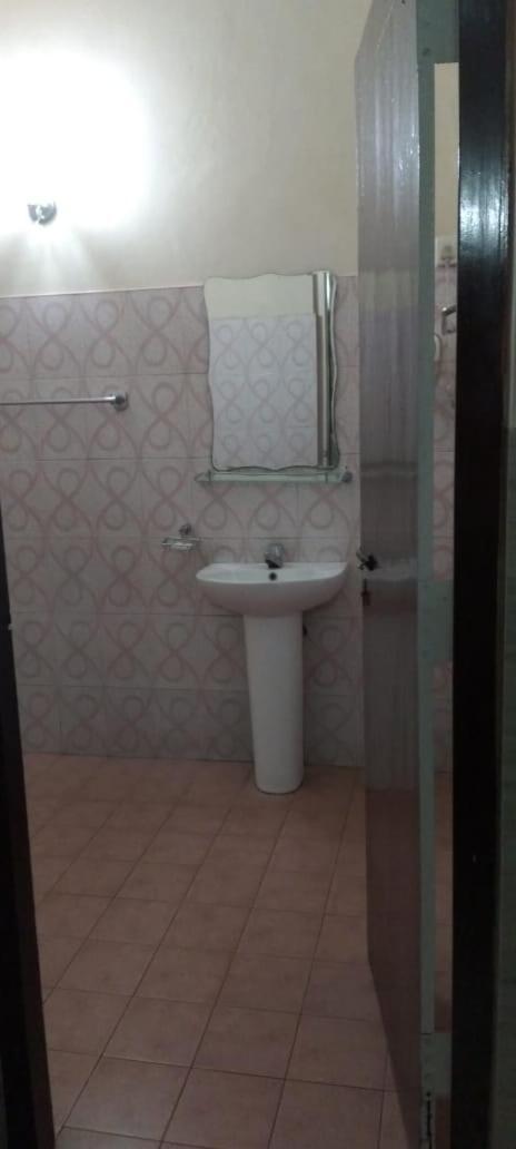 Milano Tourist Rest Hotell Anuradhapura Exteriör bild