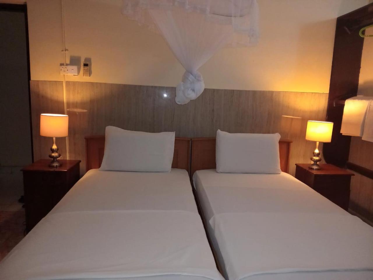 Milano Tourist Rest Hotell Anuradhapura Exteriör bild