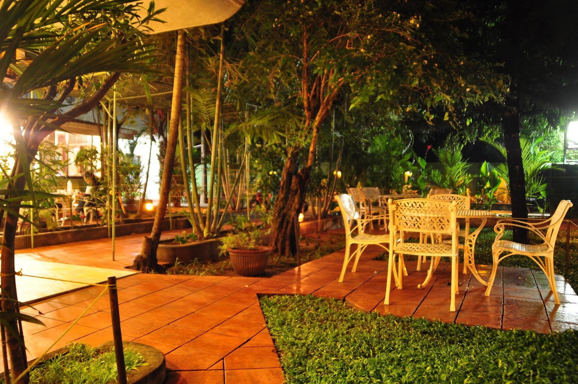 Milano Tourist Rest Hotell Anuradhapura Exteriör bild