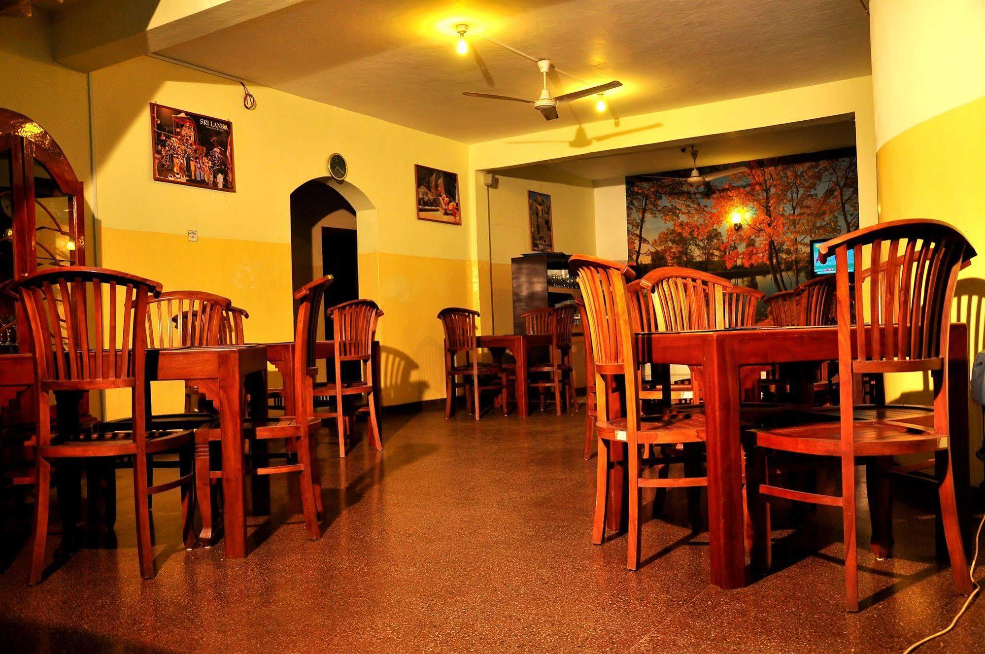 Milano Tourist Rest Hotell Anuradhapura Exteriör bild