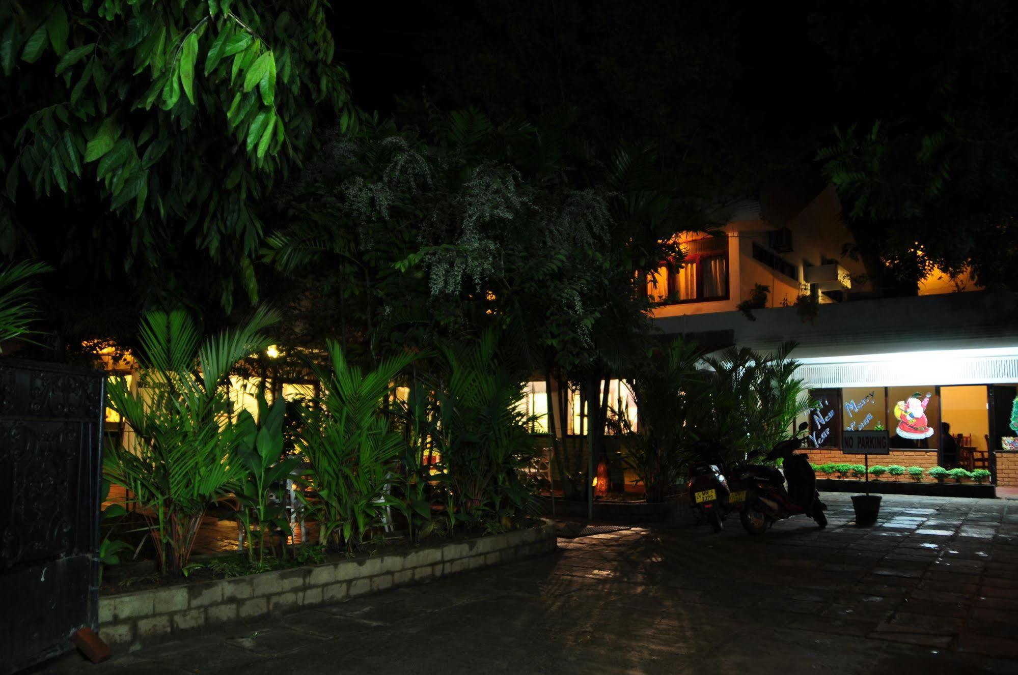 Milano Tourist Rest Hotell Anuradhapura Exteriör bild