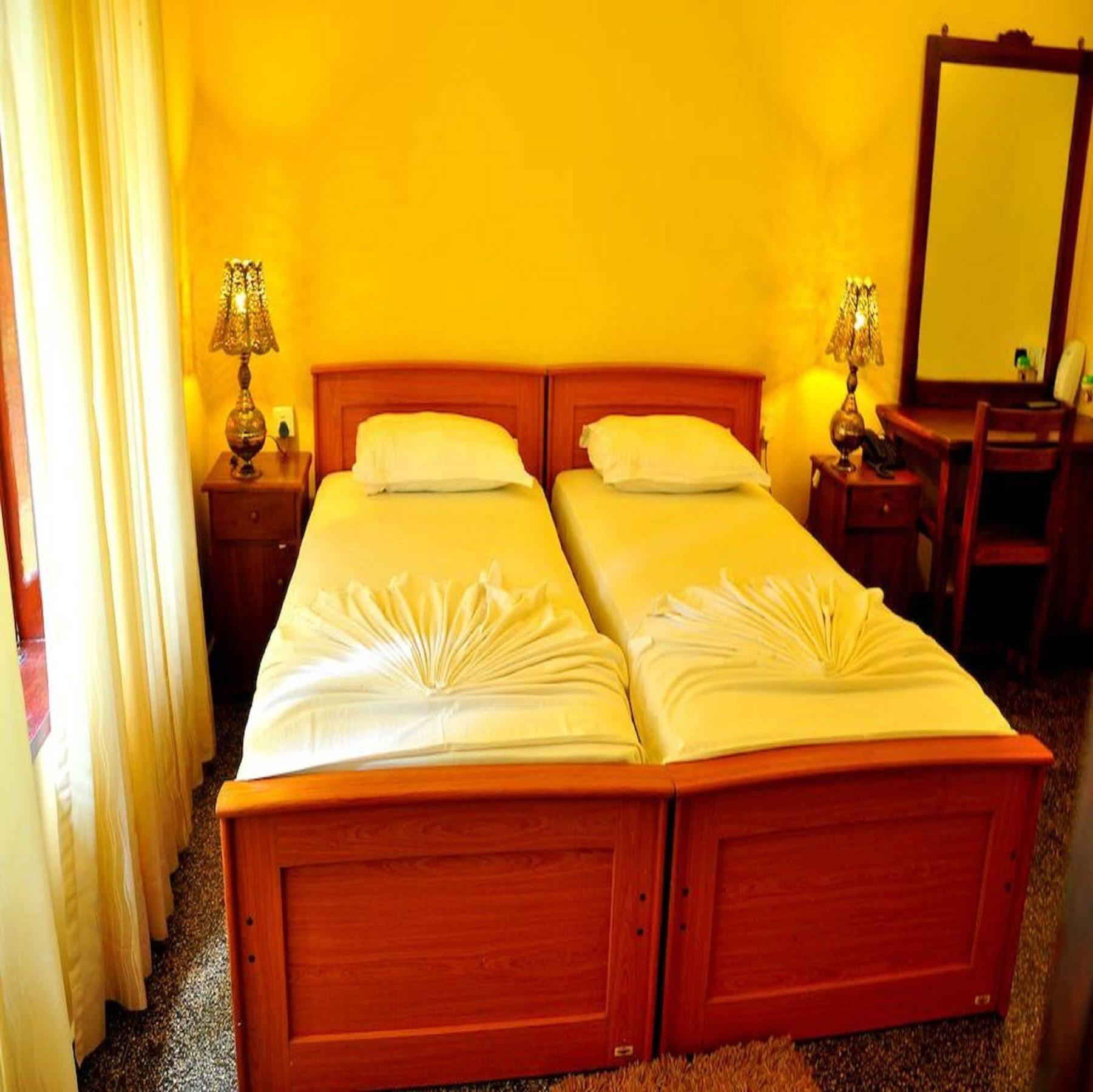 Milano Tourist Rest Hotell Anuradhapura Exteriör bild
