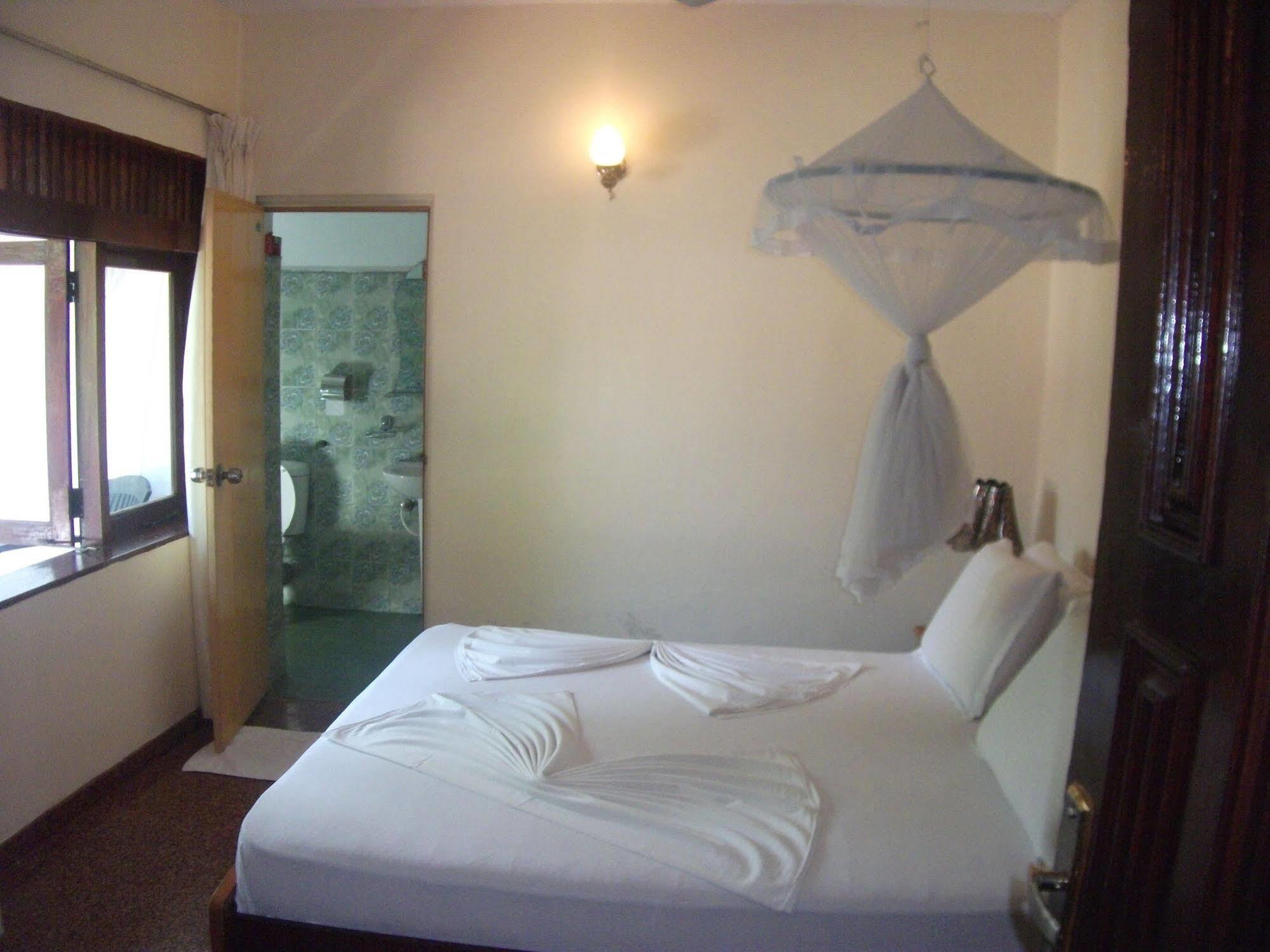 Milano Tourist Rest Hotell Anuradhapura Exteriör bild